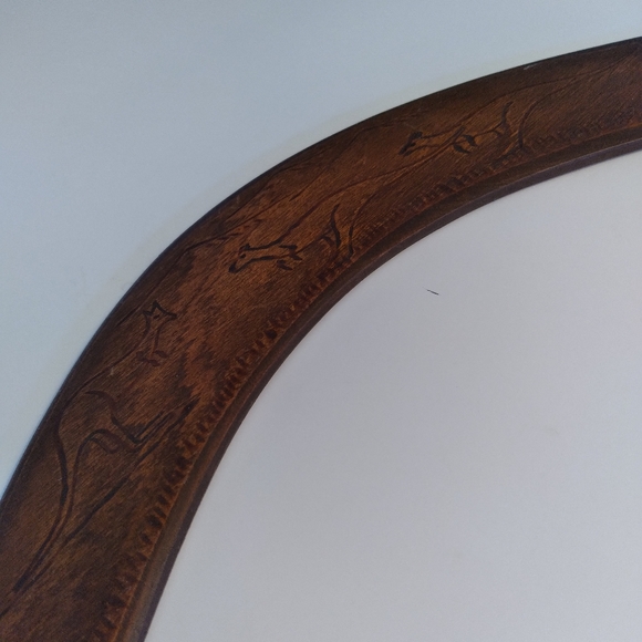 CARVED WOODEN BOOMERANG - Picture 3 of 4